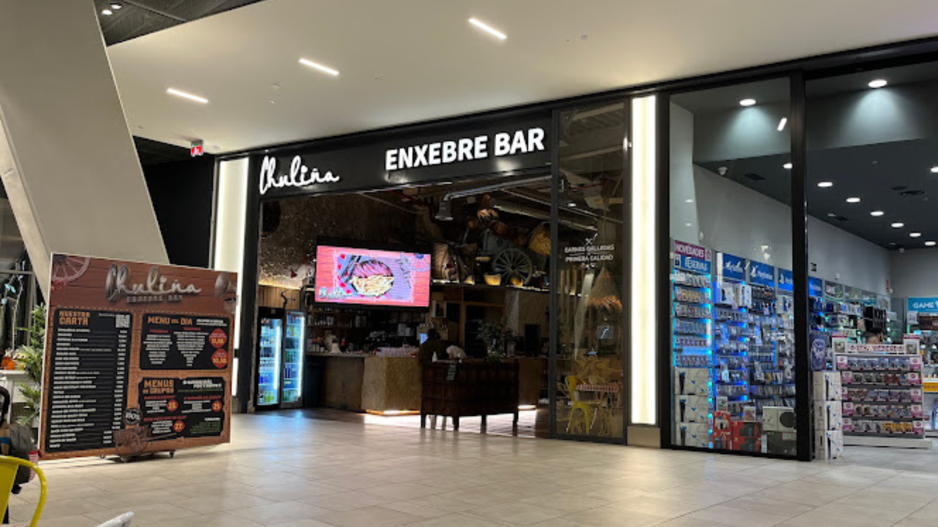 carteleria digital en restaurantes, cafeterias, bares, pantallas tv, informacion, contenido para pantallas, destacar tu negocio en centro comerciales, digital signage, smart tv, pantallas led, pantallas escaparate