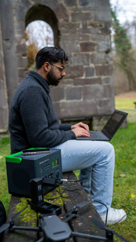 SCHNEIDER OFFGRID PORTABLE POWER STATION 330, 332WH LITHIUM-ION, 2 SCHUKO, SINEWAVE - Imagen 12