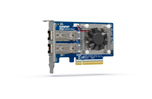QNAP QXG-25G2SF-E810 adaptador y tarjeta de red Interno