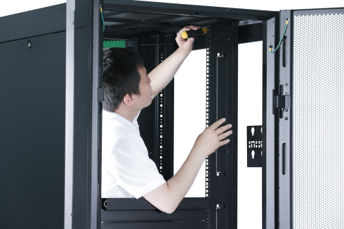 APC EASY RACK 600MM/42U/800MM WITH ROOF SIDE PANEL CASTORS - Imagen 5